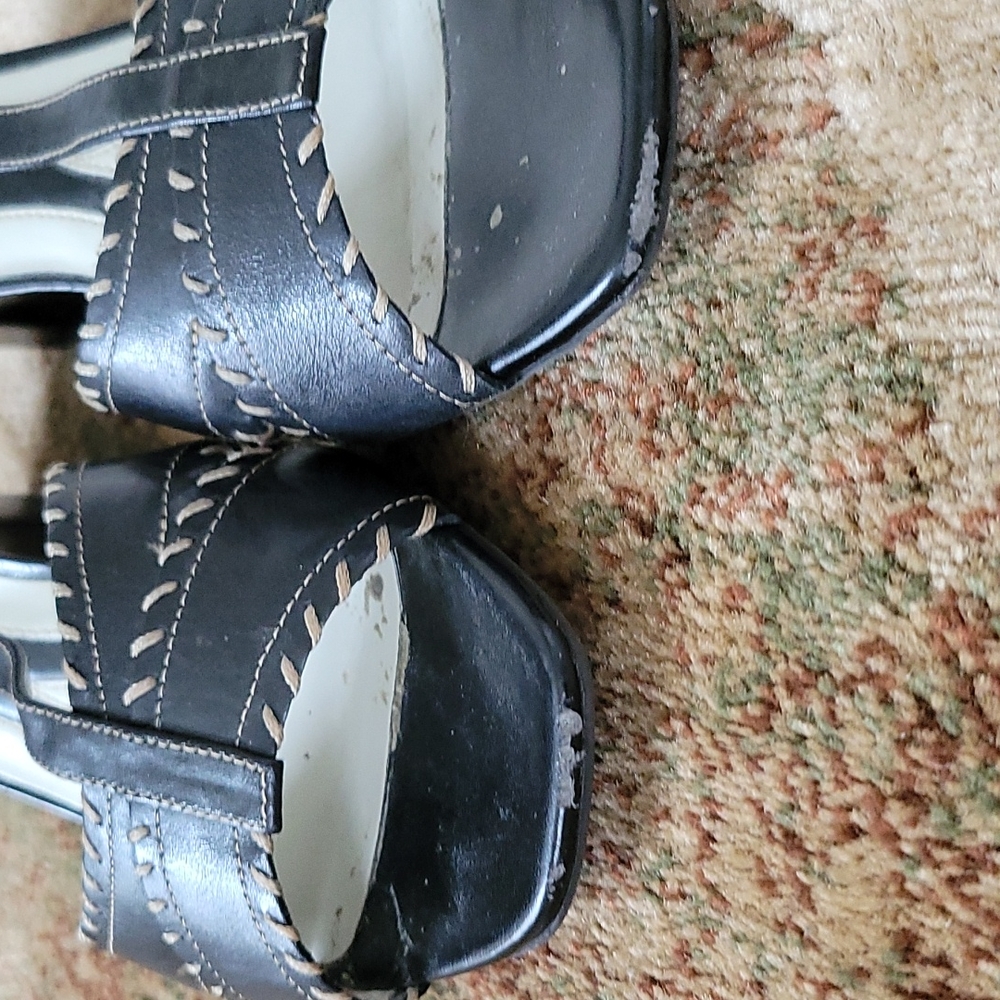 Shoes - Picture 5 of 5